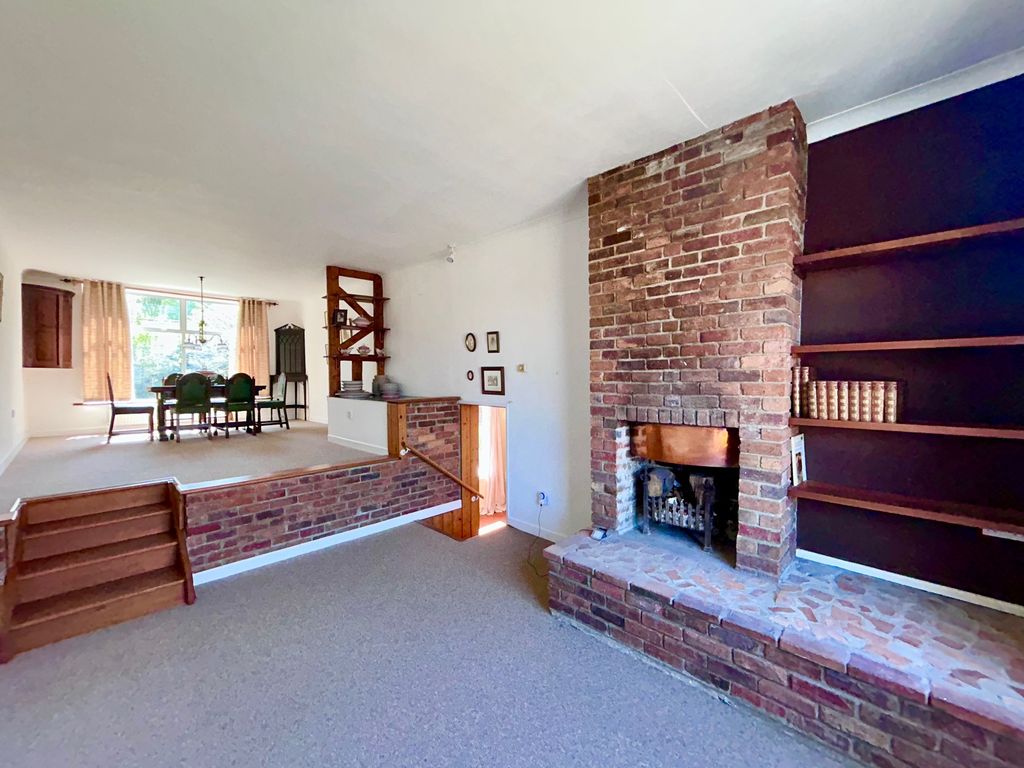 Property photo 3 of 9