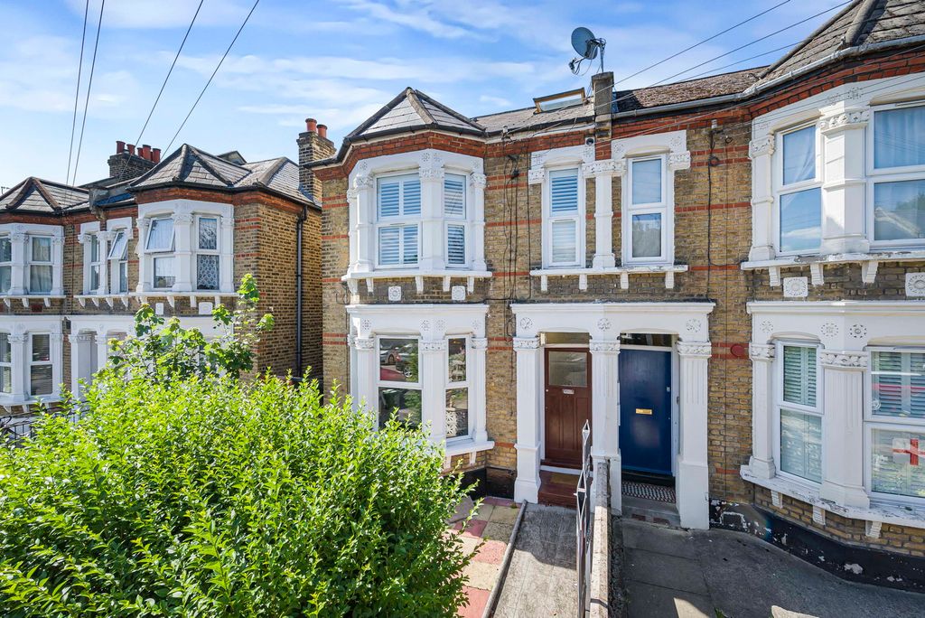 Property photo 1 of 9