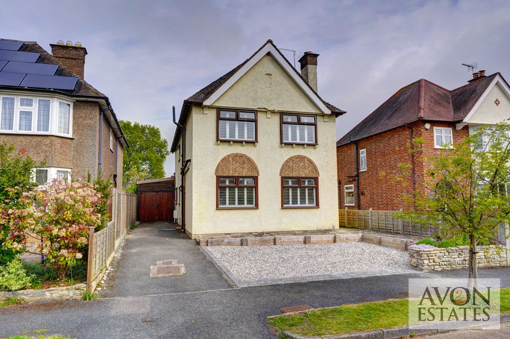 Property photo 1 of 17