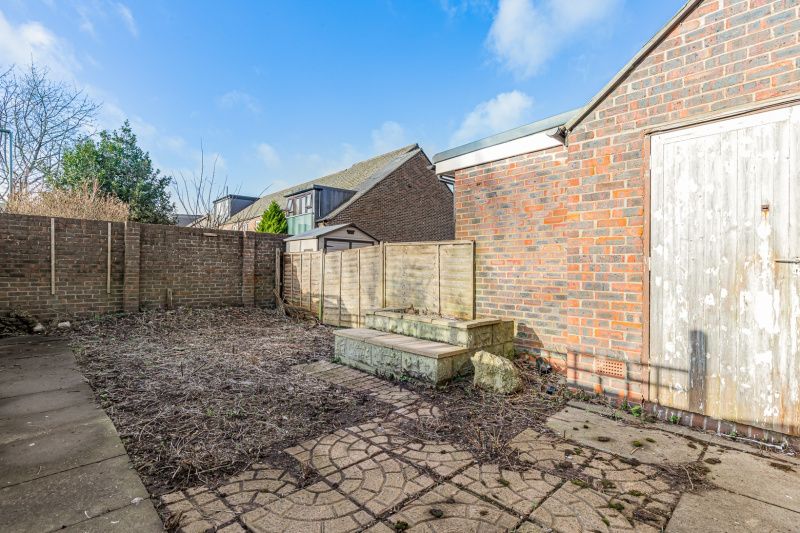 Property photo 3 of 9 Garden