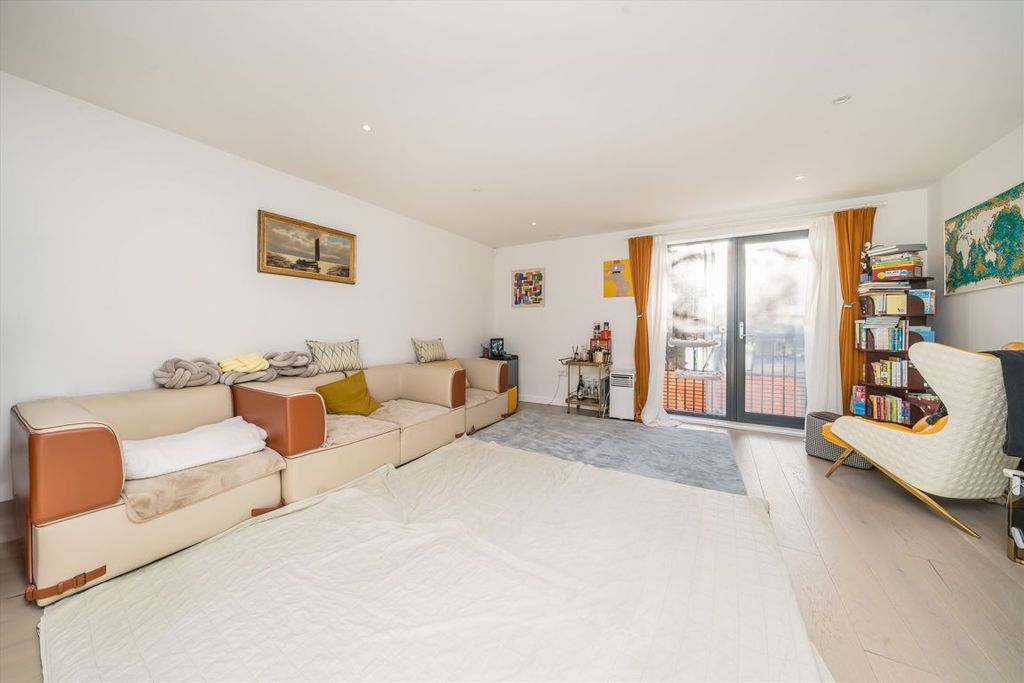 Property photo 3 of 9