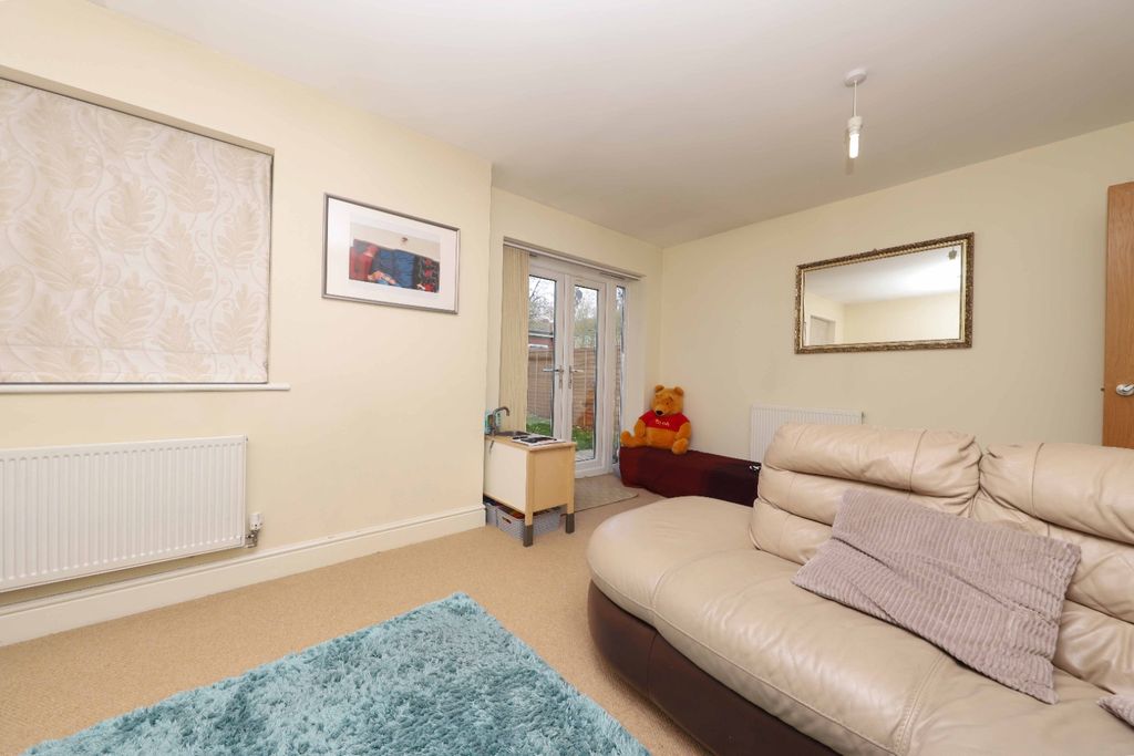 Property photo 2 of 12 4921581