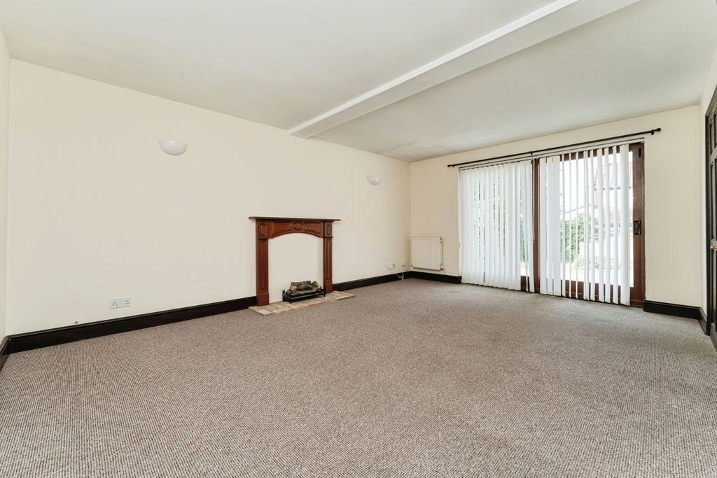 Property photo 3 of 25 Pbox-Img.Jpg