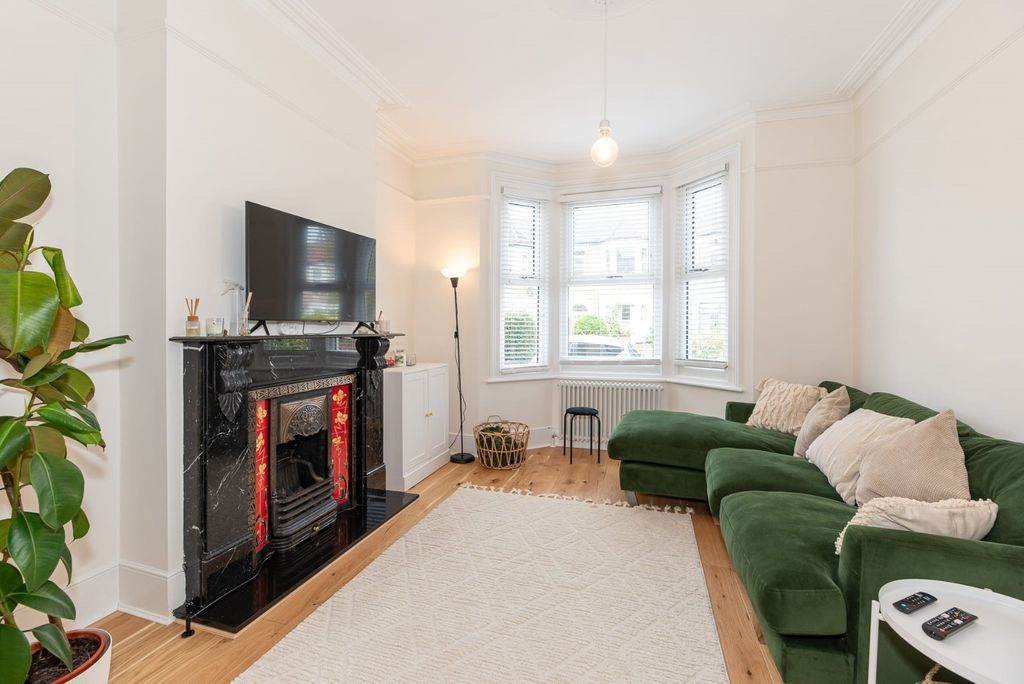 Property photo 1 of 19 Picture No. 06