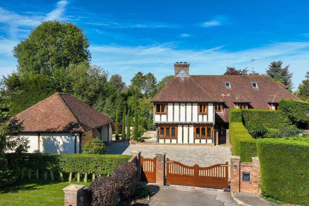 Property photo 1 of 40