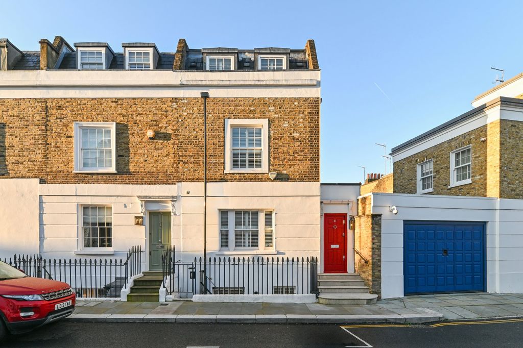 Property photo 1 of 18 First Street, Sw3