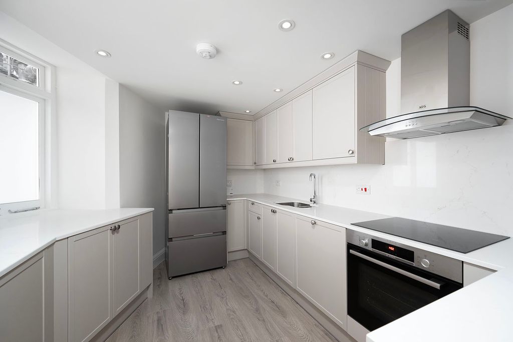 Property photo 2 of 10 Picture No. 16