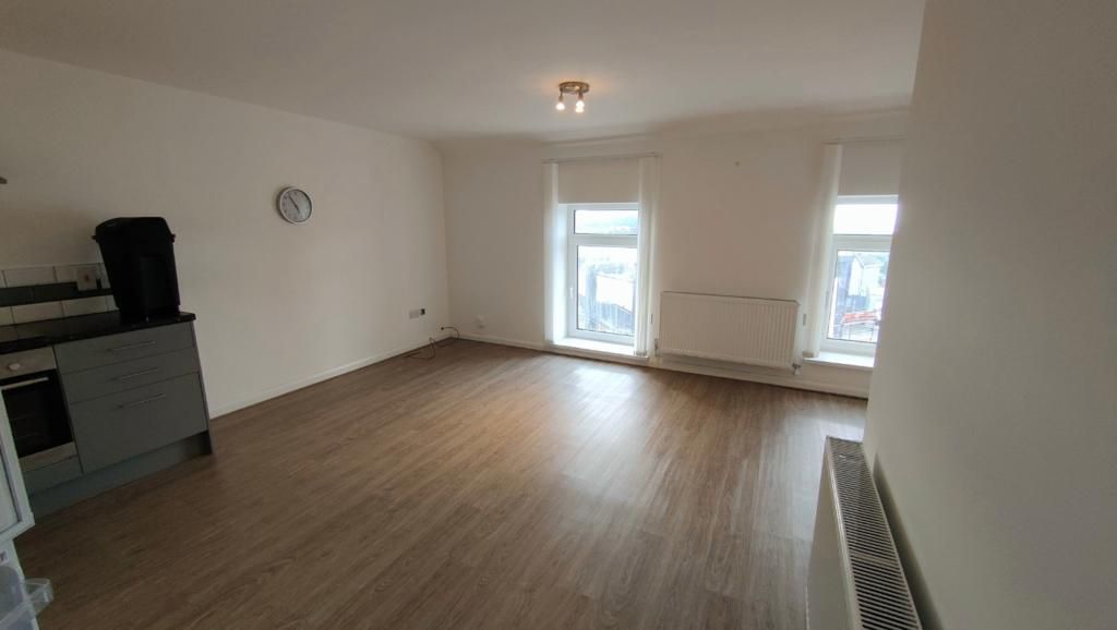 Property photo 3 of 7 Lounge