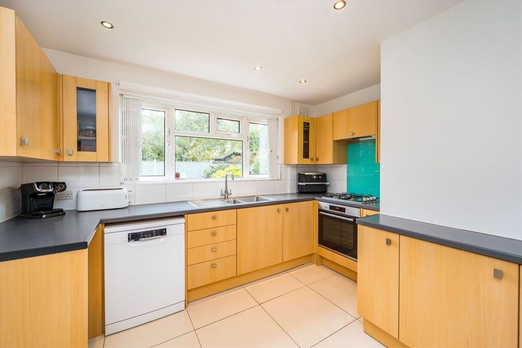 Property photo 3 of 8