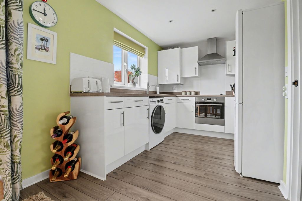 Property photo 3 of 13