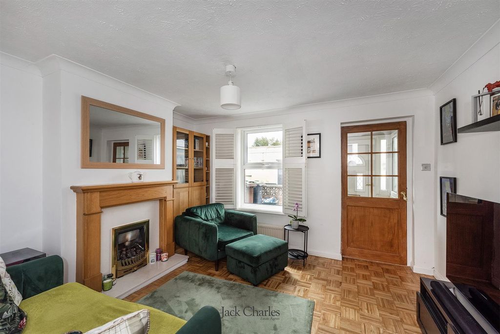 Property photo 3 of 11