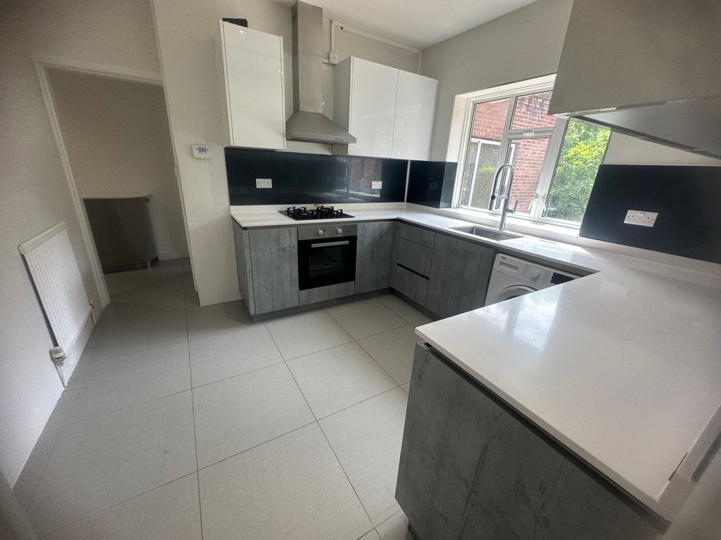 Property photo 3 of 24