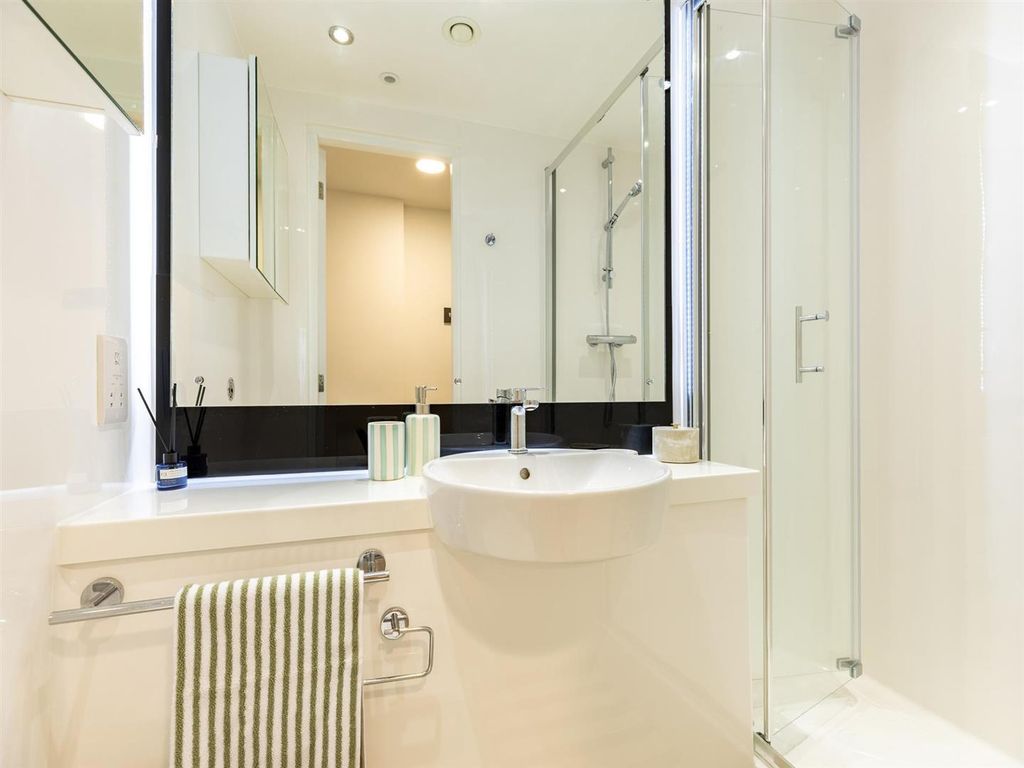 Property photo 3 of 27