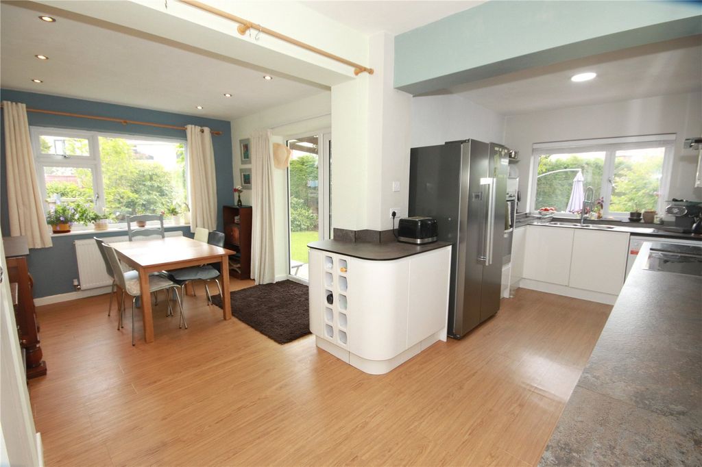 Property photo 3 of 29 Picture No. 24