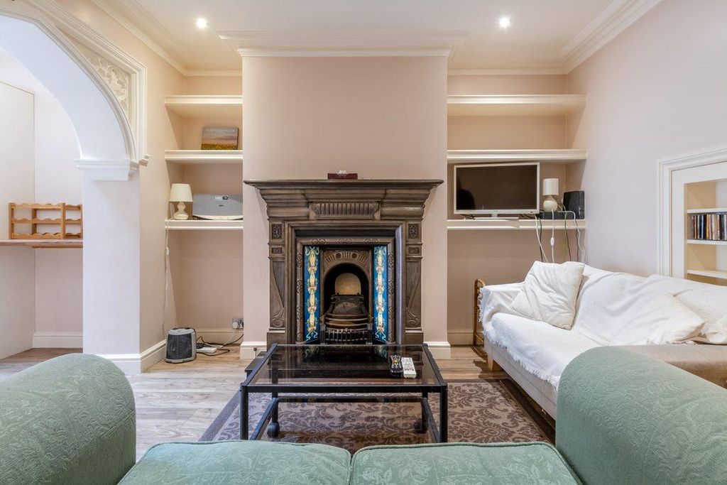 Property photo 2 of 15 Livingroom 3.Jpg