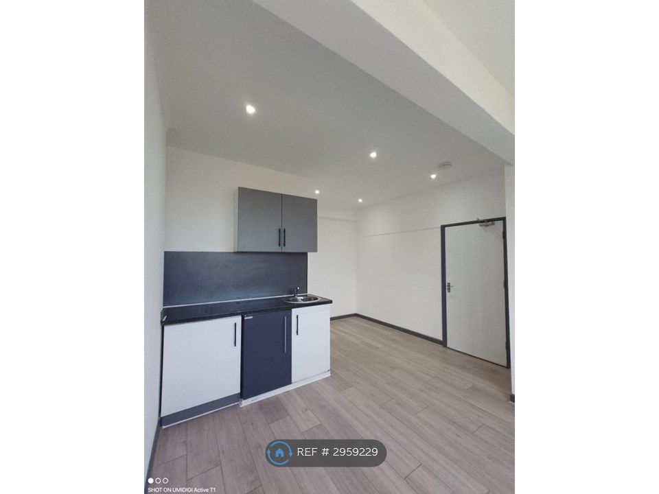 Property photo 1 of 3