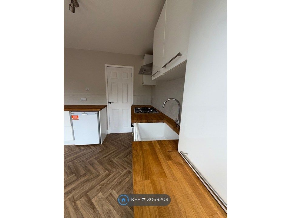 Property photo 2 of 35