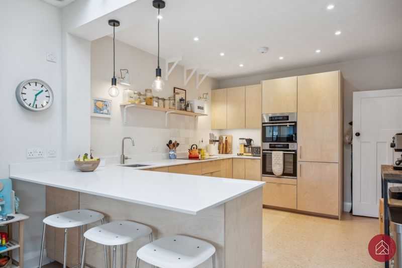 Property photo 3 of 24 Breakfast Bar/Kitchen