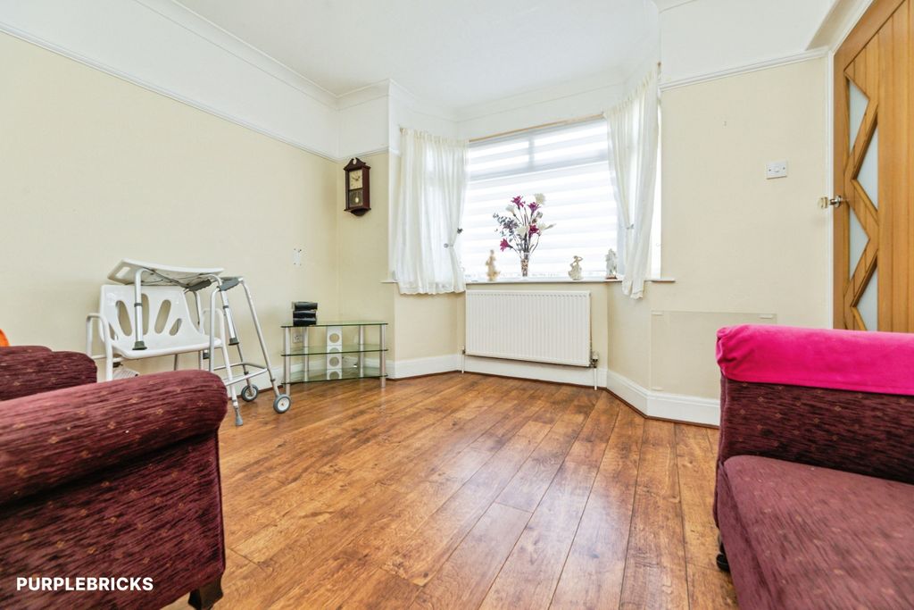 Property photo 3 of 21