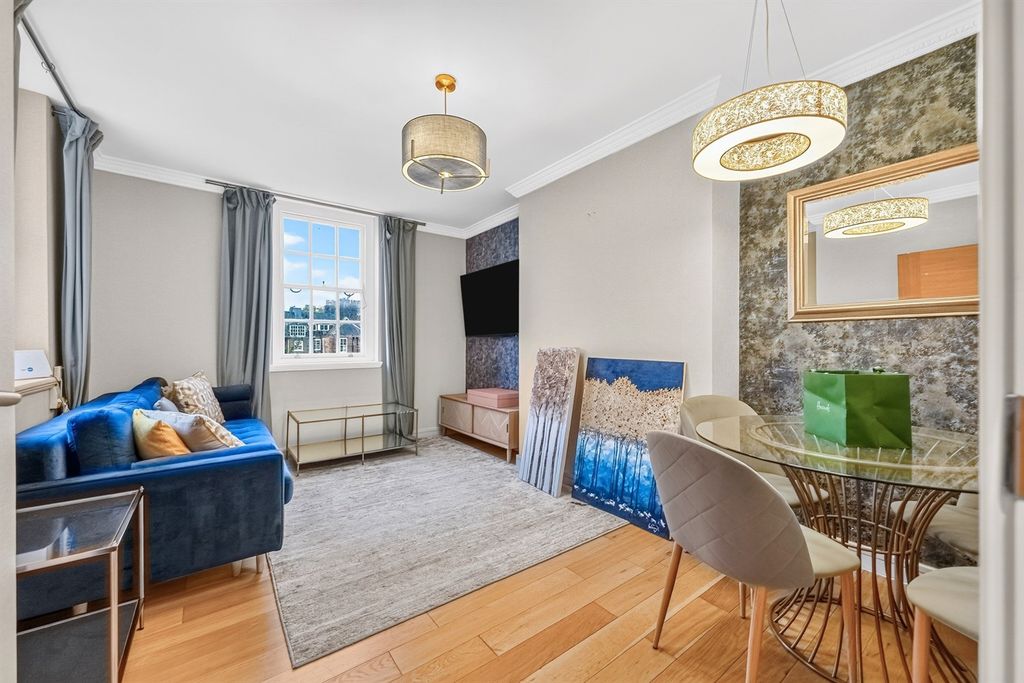 Property photo 1 of 7 (Main)