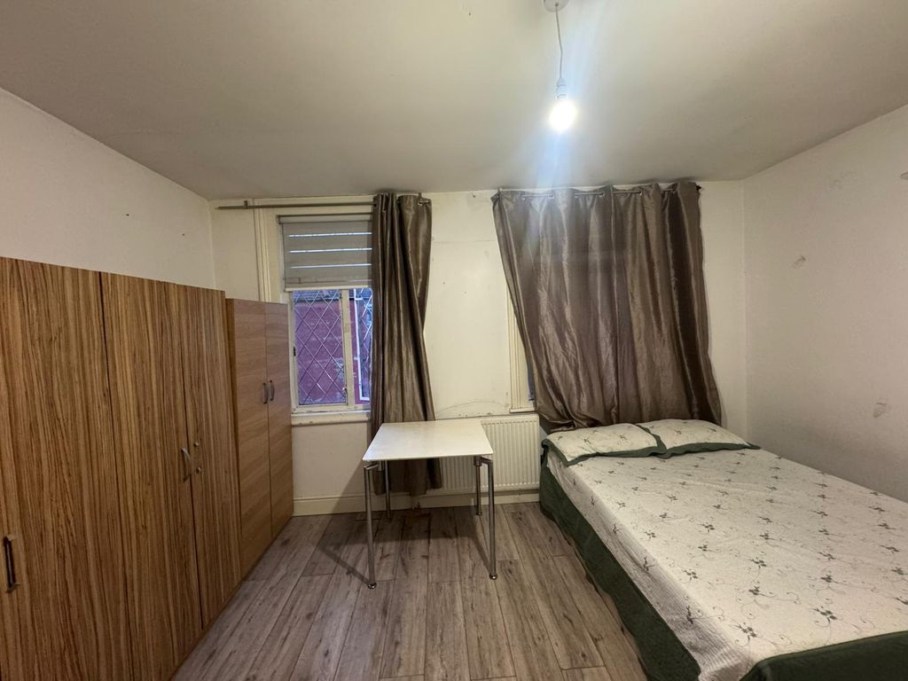 Property photo 1 of 4