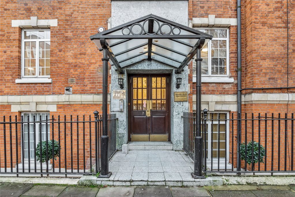 Property photo 2 of 8 Picture No. 12