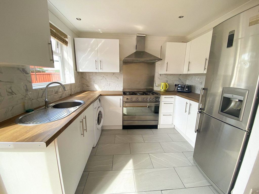 Property photo 1 of 12 Perfect 3/4 Bedroom Family Home!