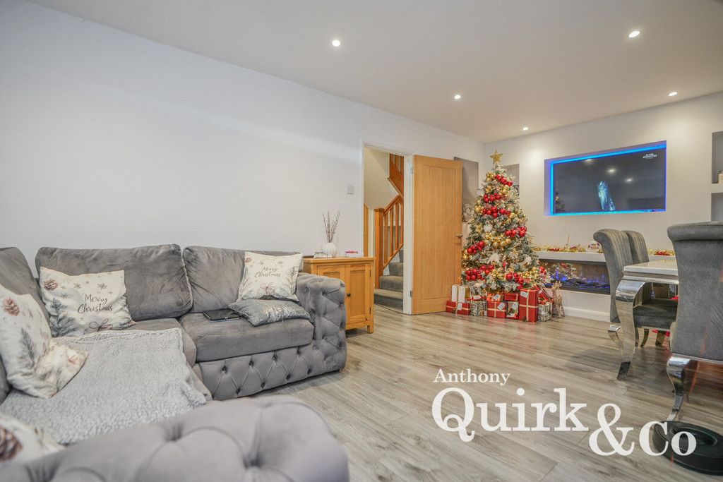 Property photo 2 of 14