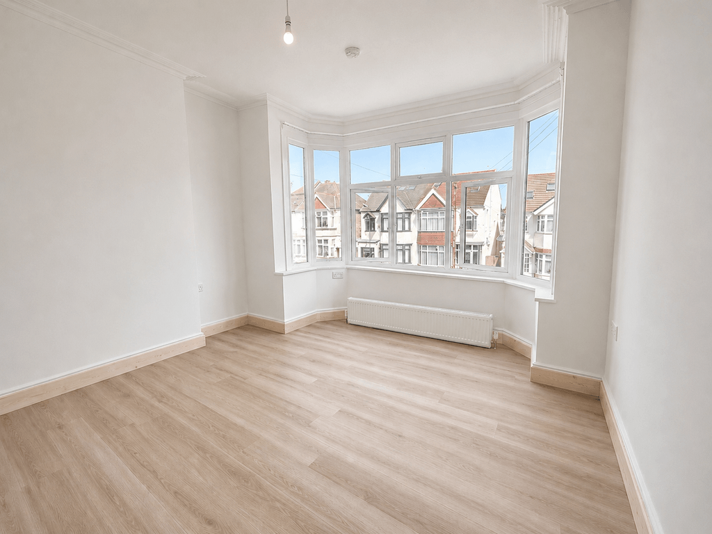 Property photo 1 of 7 3 Bedroom Maisonette For Rent
