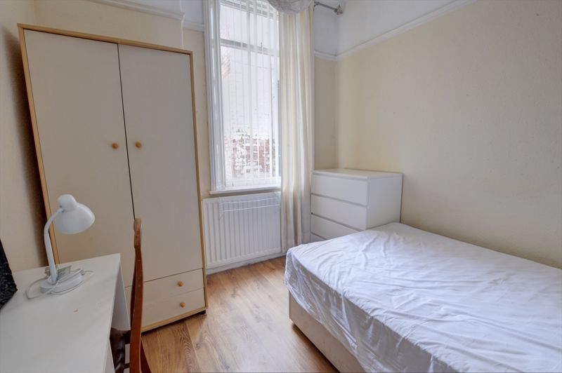 Property photo 2 of 6 Photo 4