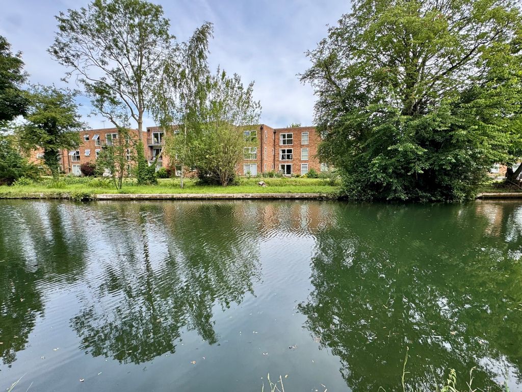 Property photo 1 of 15 Riverpark