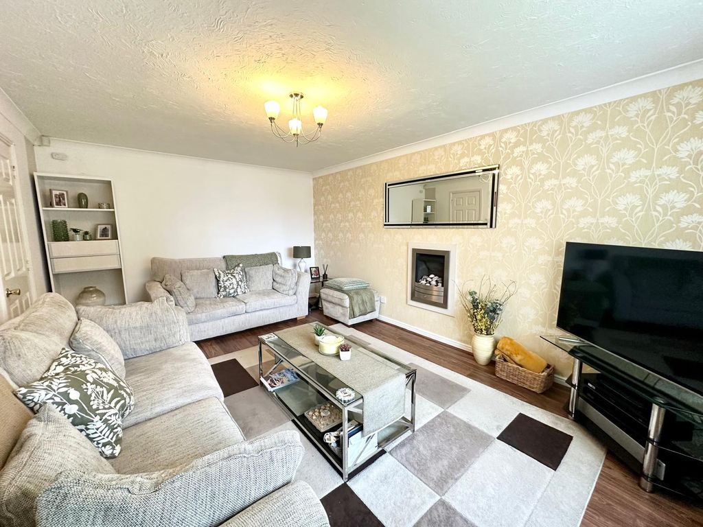 Property photo 3 of 25 Bedroom 1