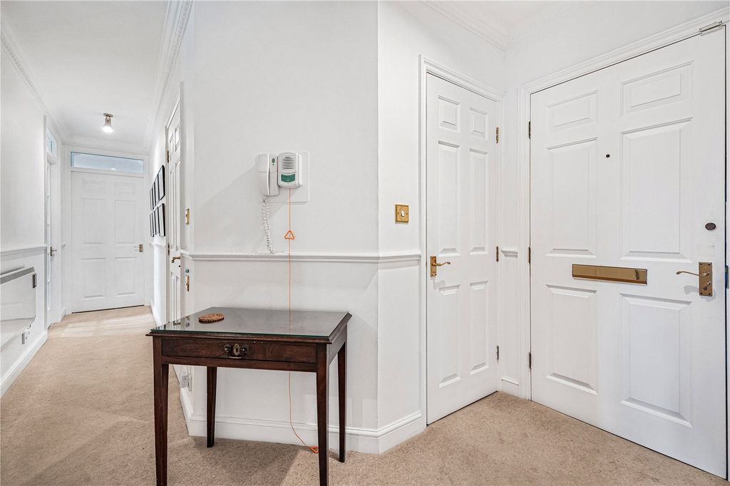 Additional image 15 of 3 bed flat for saleThe Cloisters, Pegasus Grange OX1.