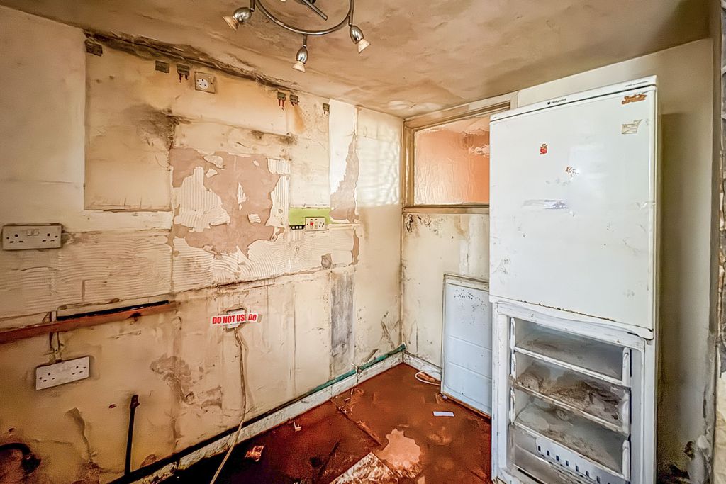 Property photo 2 of 14 Flat 1, 4 Claremont Street, Bristol, Bs5 0Uh