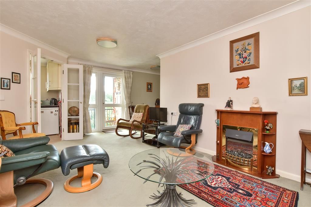 Property photo 3 of 11 Lounge/ Diner