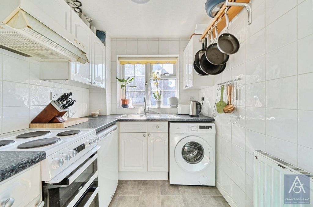 Property photo 2 of 17 Pbox-Img.Jpg