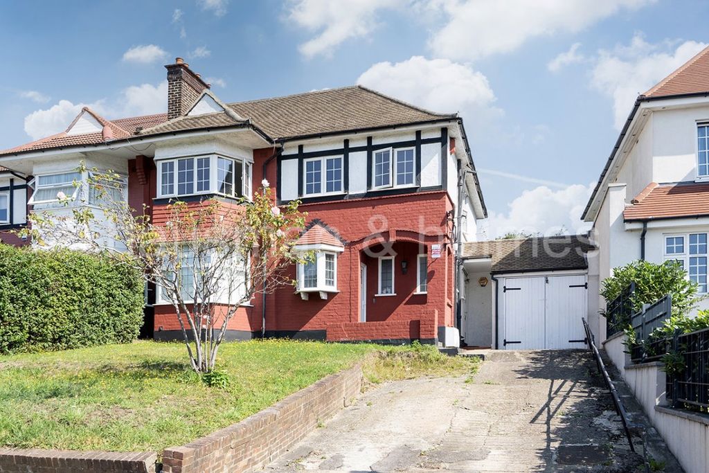 Property photo 1 of 9