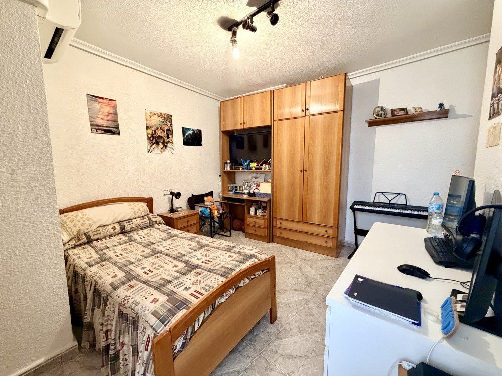 Property photo 3 of 25