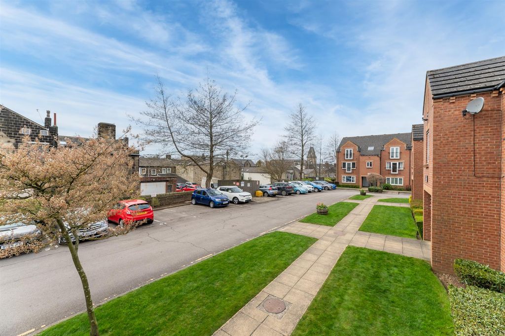 Property photo 2 of 14 Parking Area