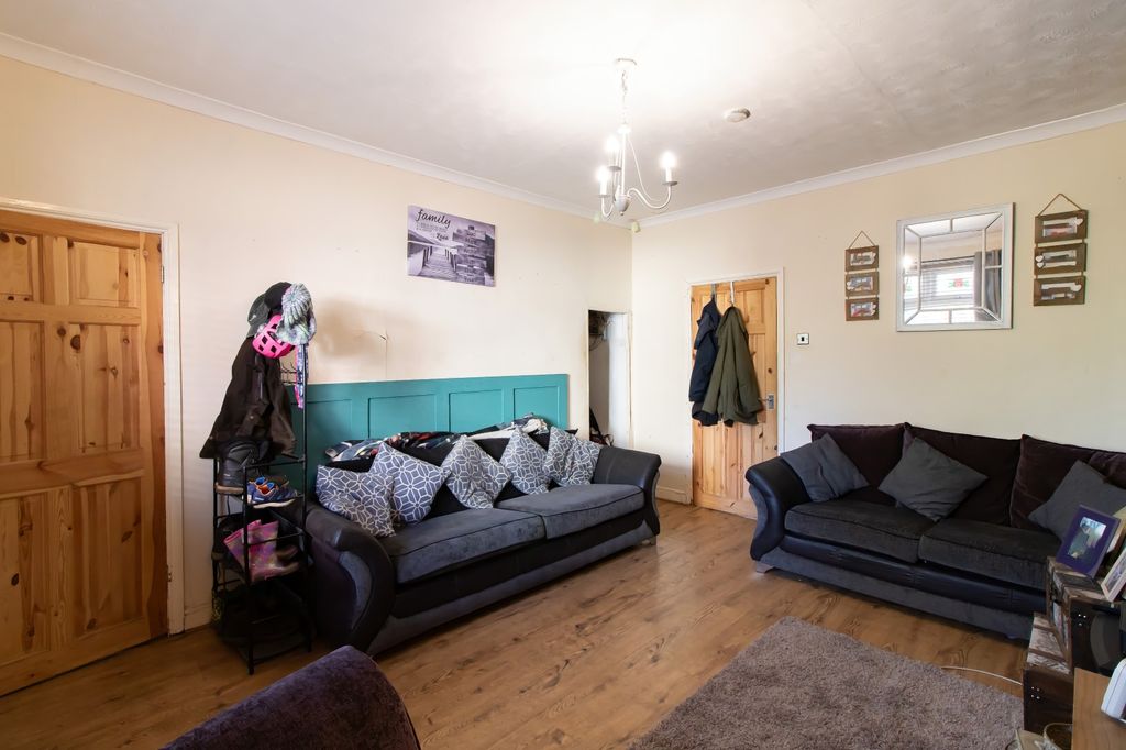 Property photo 3 of 19 Image 2