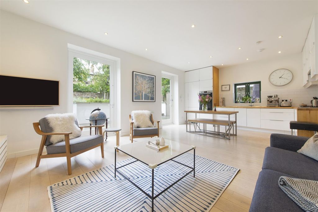 Property photo 2 of 28 53130 Hi Res (1).Jpg