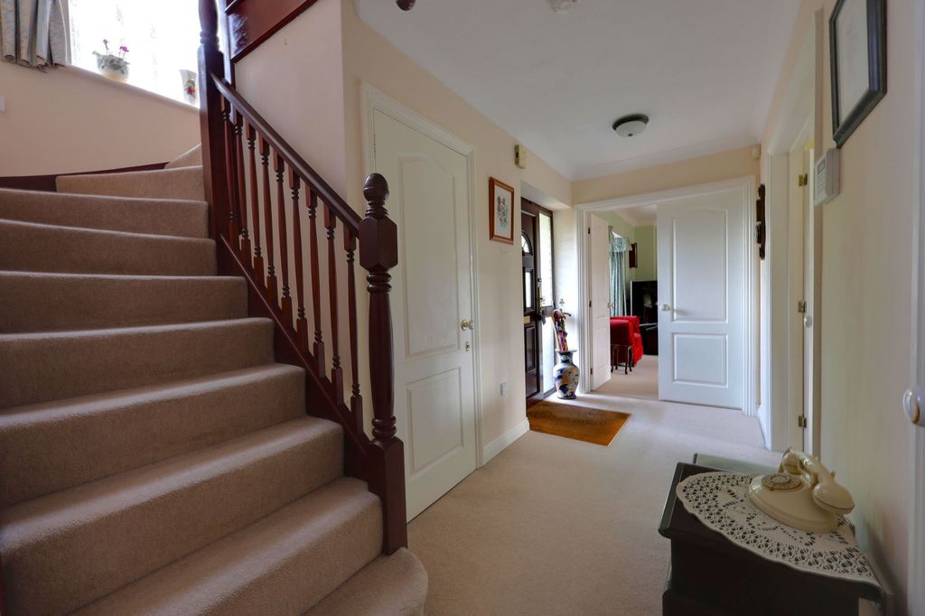 Property photo 3 of 31