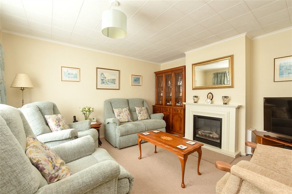 Property photo 2 of 8 Living Room