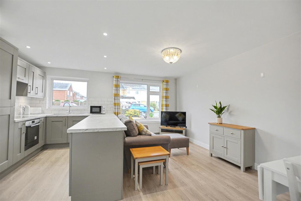 Property photo 2 of 19 Open Plan Living/Dining Kitchen