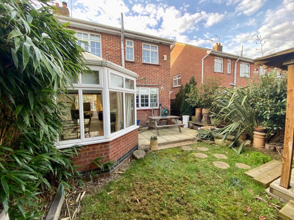 Property photo 3 of 11 Photo 11