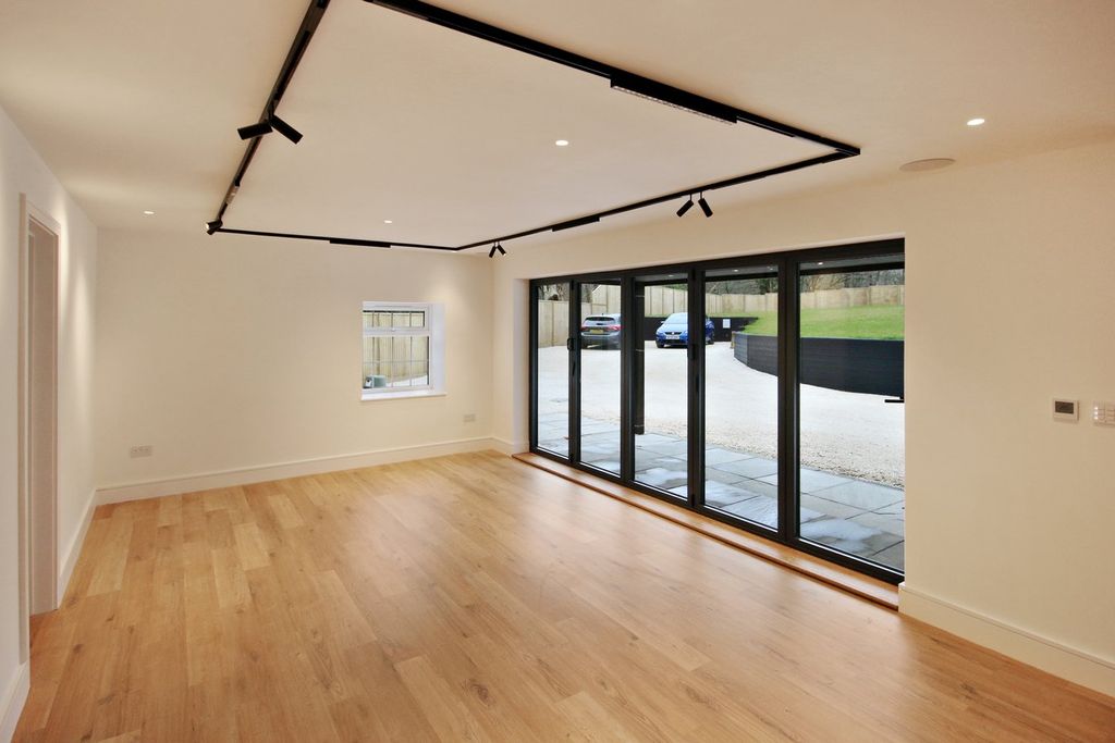Additional image 7 of 5 bed detached house for saleTurners Hill Road, East Grinstead RH19