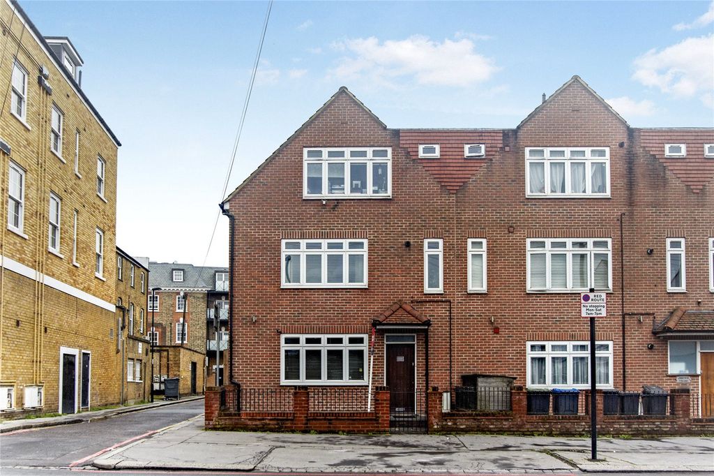 Property photo 1 of 19 External