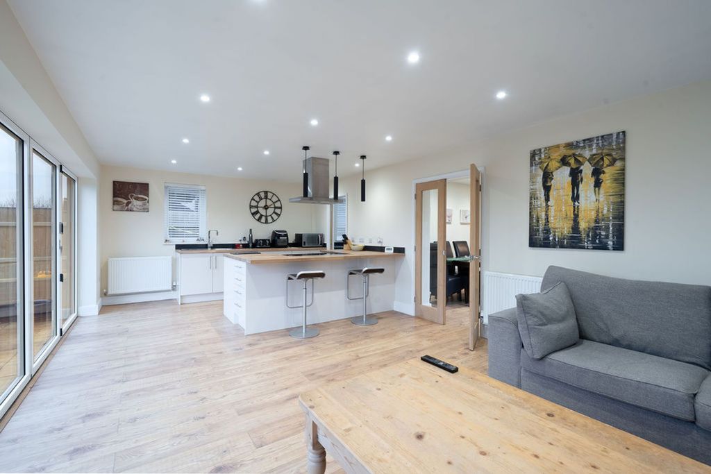 Property photo 3 of 22