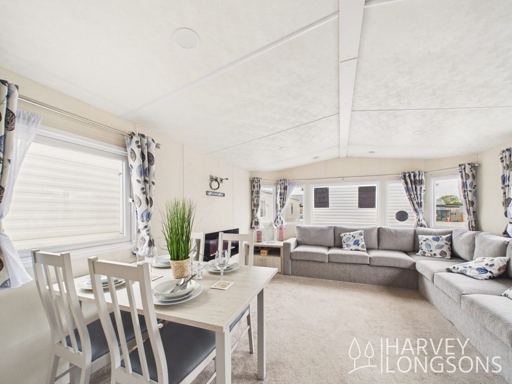Property photo 1 of 16 Open Plan Dining And Lounge Area In Delta Wadhurst Holiday Home