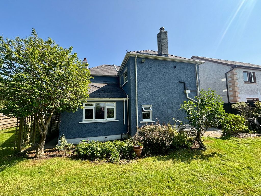Property photo 2 of 23